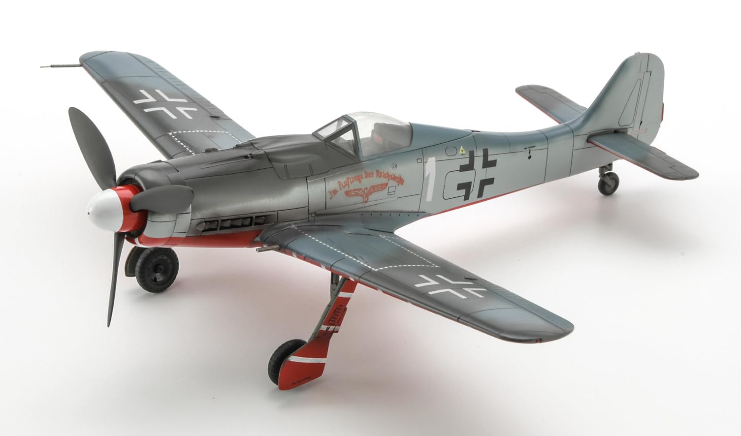 Amazon.co.jp: ハセガワ 1/72 フォッケウルフ Fw190D-9 “第44戦闘団